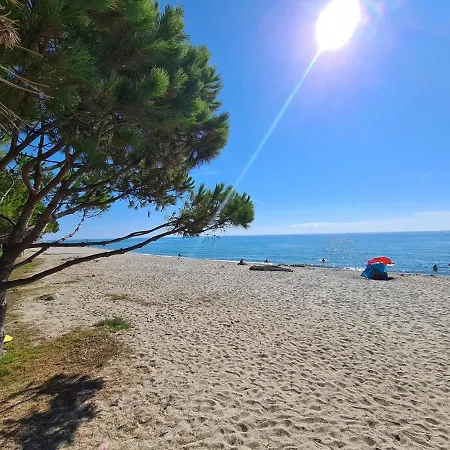 مكان تخييم Camping Arinella Bianca 5*