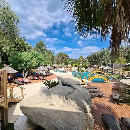 مكان تخييم Camping Arinella Bianca جيزنوكسيا