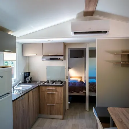 مكان تخييم Camping Arinella Bianca