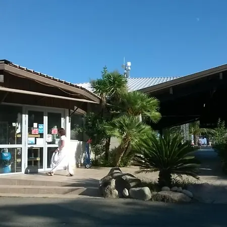 Camping Arinella Bianca جيزنوكسيا