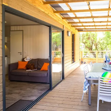 Camping Arinella Bianca مكان تخييم جيزنوكسيا