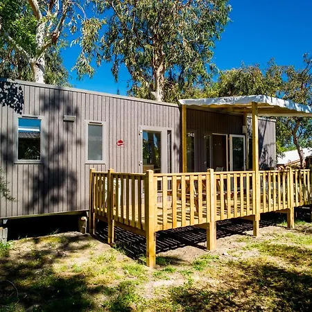 مكان تخييم Camping Arinella Bianca 5*
